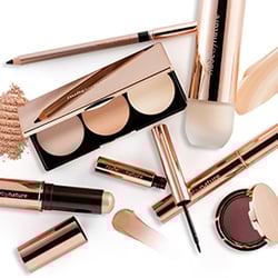 Nude by Nature banner