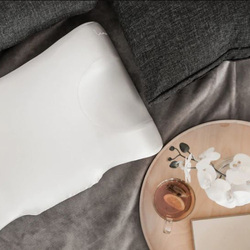 La Luna Pillow banner